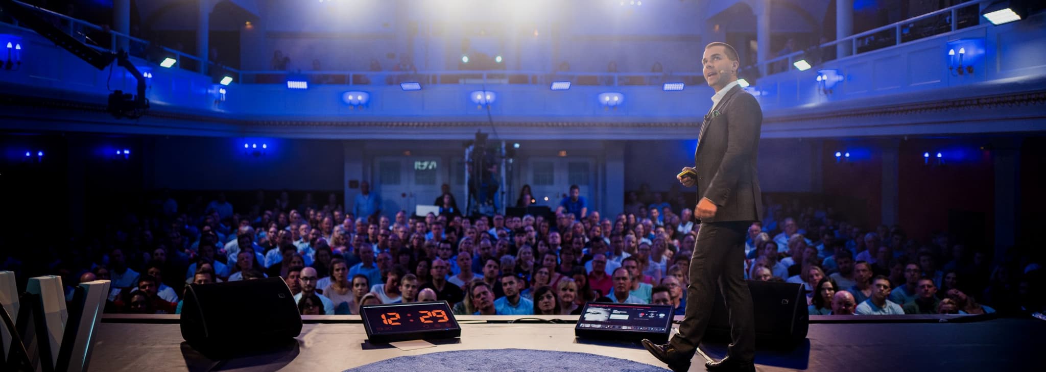 Public Speaking Training Techniques for Powerful Presentations