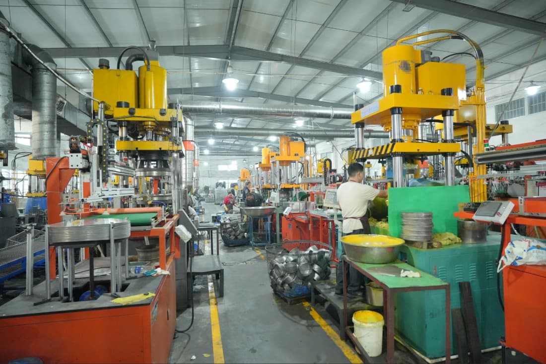 Innovative Kitchenware Manufacturer with Heat-Resistant Solutions